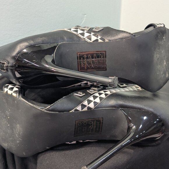 Paper Fox Kit Black and White Heels - Picture 11 of 11